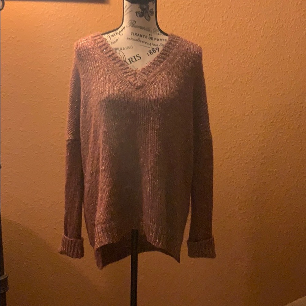 Oversized lively sweater